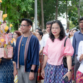 ทอดผ้าป่าสามัคคี